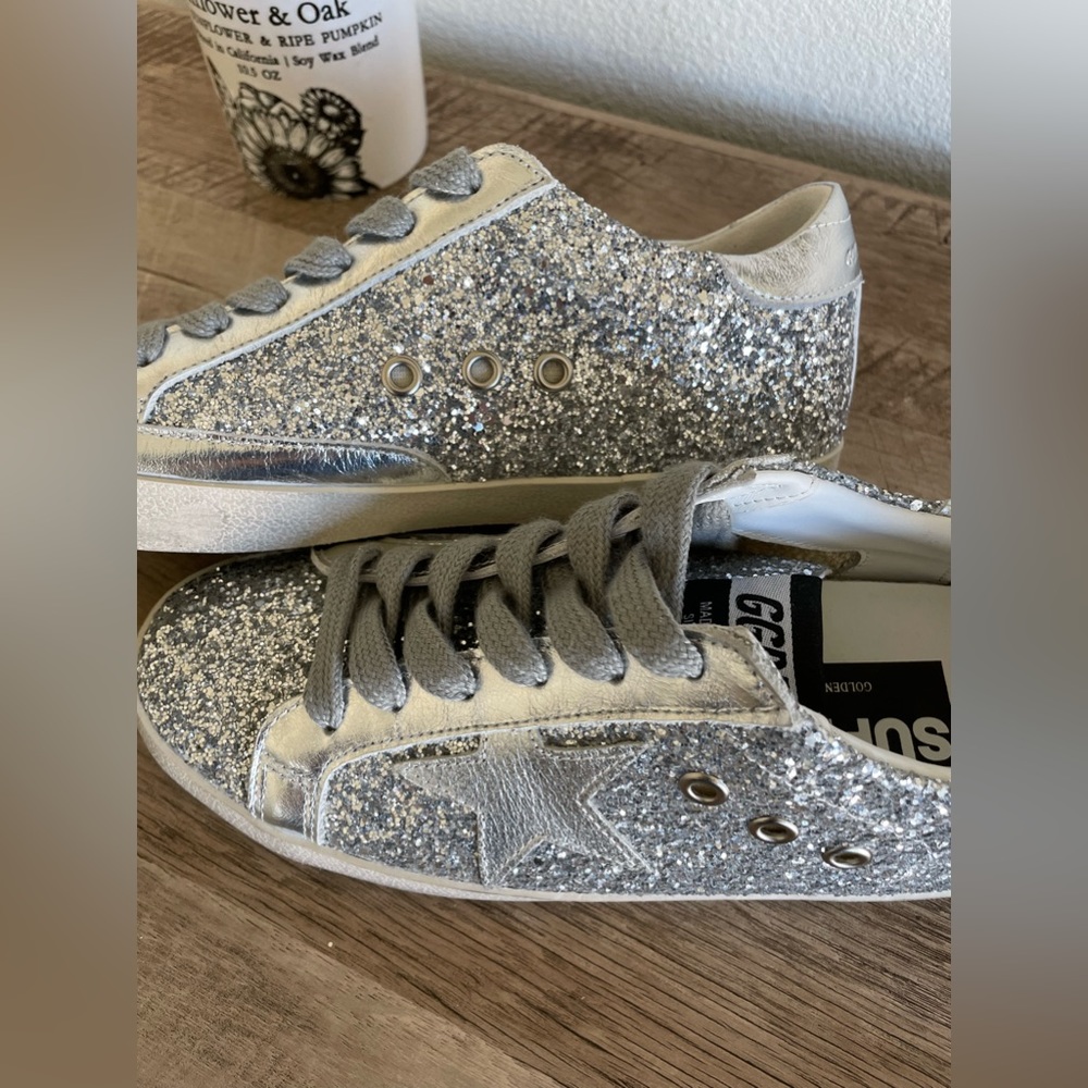 new with out tags super star shoes